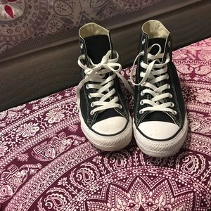 Black & white original converse!